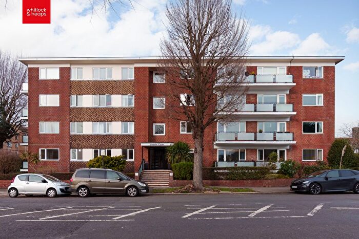 2 Bedroom Flat For Sale In The Drive, Hove, BN3