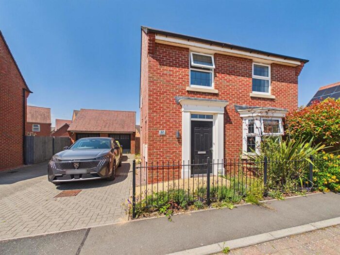 4 Bedroom Detached House To Rent In , Arnold Drive, Priors Hall, Weldon, NN17