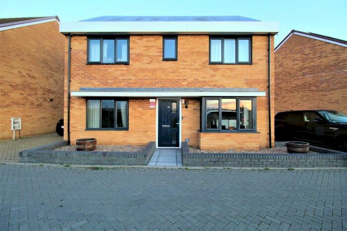 4 Bedroom Detached House To Rent In Pintail Close, East Tilbury, Tilbury, RM18
