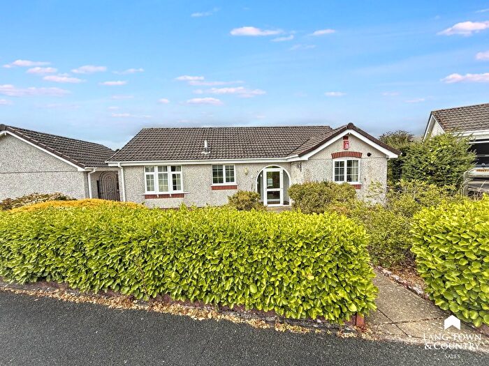 2 Bedroom Detached House For Sale In Brookwood Road, Elburton, Plymouth, PL9