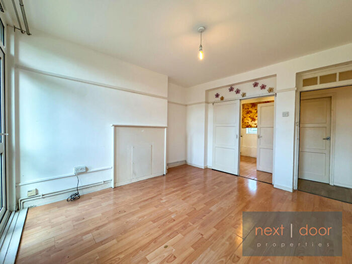 1 Bedroom Apartment To Rent In Comber Grove, Camberwell, SE5