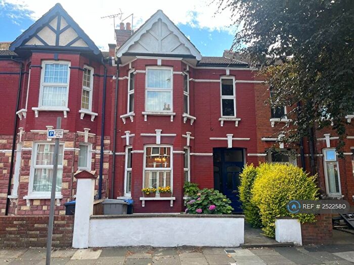 3 Bedroom Flat To Rent In Newton Road, London, NW2