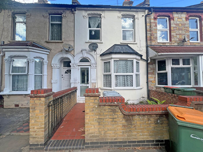 3 Bedroom Terraced House For Sale In St. Georges Square, London, E7