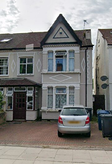 5 Bedroom Semi Detached House To Rent In Villiers Road, Southall, UB1
