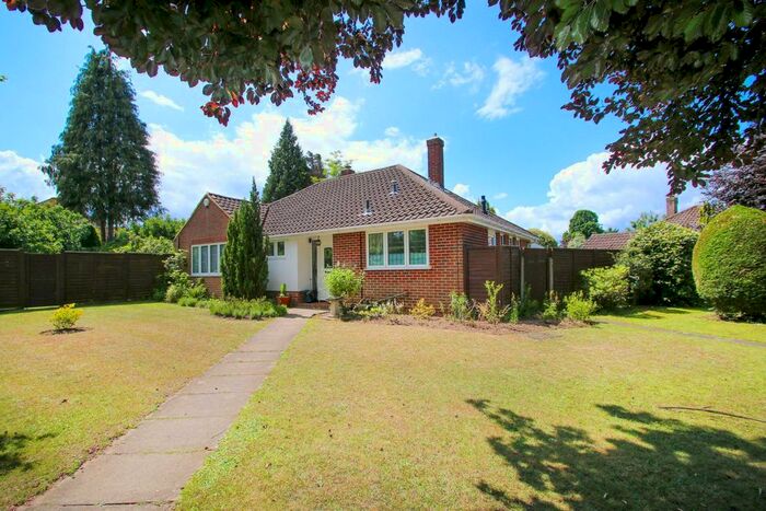 3 Bedroom Bungalow To Rent In Ashcroft, Shalford, Guildford, GU4