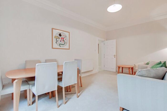 2 Bedroom Flat To Rent In Ashley Gardens, Emery Hill Street, London, SW1P