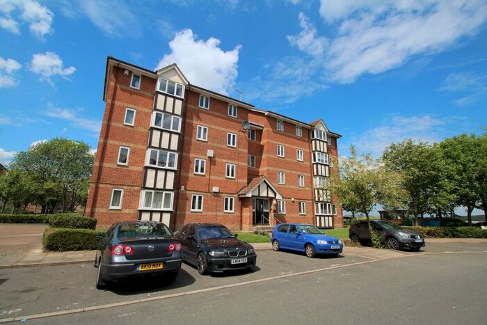 2 Bedroom Flat To Rent In Chandlers Drive, Erith, DA8