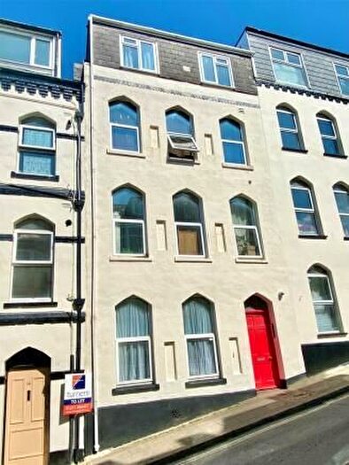 1 Bedroom Flat To Rent In Flat, Oxford Grove, Ilfracombe, EX34