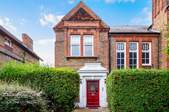 3 Bedroom Apartment For Sale In College Park Close, London, SE13