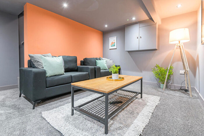 4 Bedroom Terraced House For Sale In Granny Avenue, Morley, Leeds, LS27