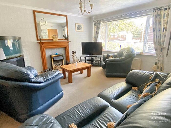 3 Bedroom Town House For Sale In Percival Walk, Oldham, OL2
