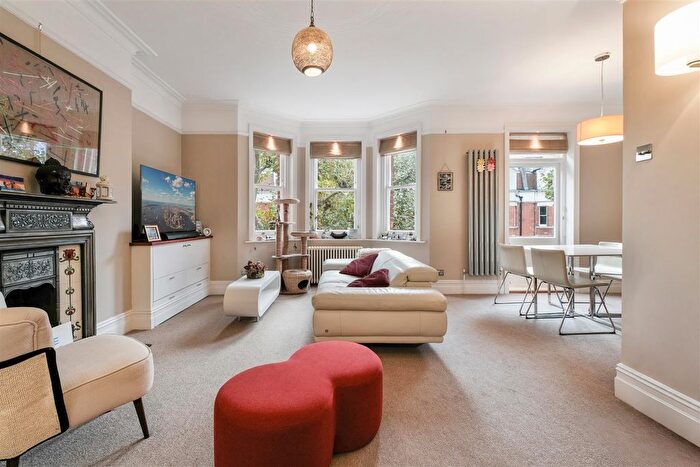 2 Bedroom Flat For Sale In Castellain Mansions, Maida Vale, W9