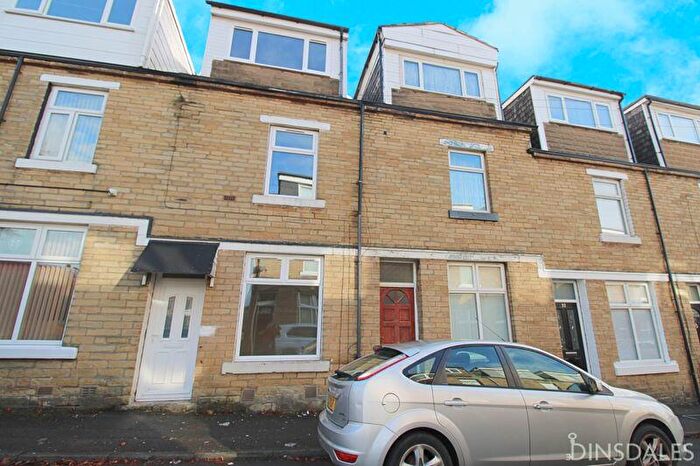 4 Bedroom Terraced House To Rent In St. Michaels Road, Bradford, BD8