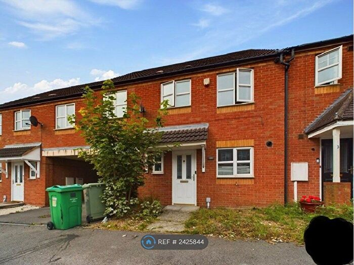 4 Bedroom Semi-Detached House To Rent In Edmonstone Crescent, Nottingham, NG5