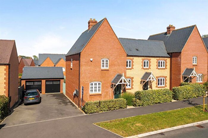 3 Bedroom Semi-Detached House For Sale In Redcar Road, Towcester, NN12