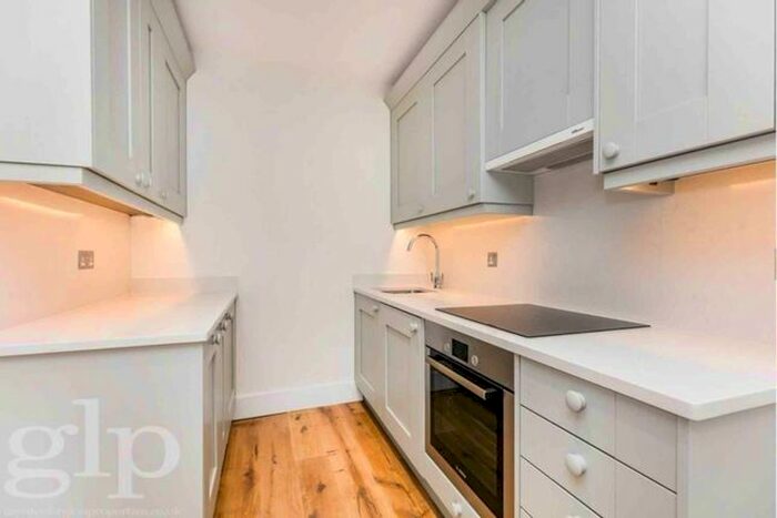 1 Bedroom Flat To Rent In Duck Lane, Soho, W1F