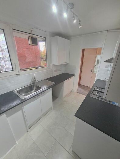 4 Bedroom Flat To Rent In Ibsley Gardens, London, SW15