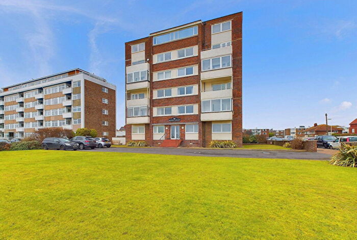 2 Bedroom Flat For Sale In Quinta Carmen, Seaview Road, Worthing, BN11