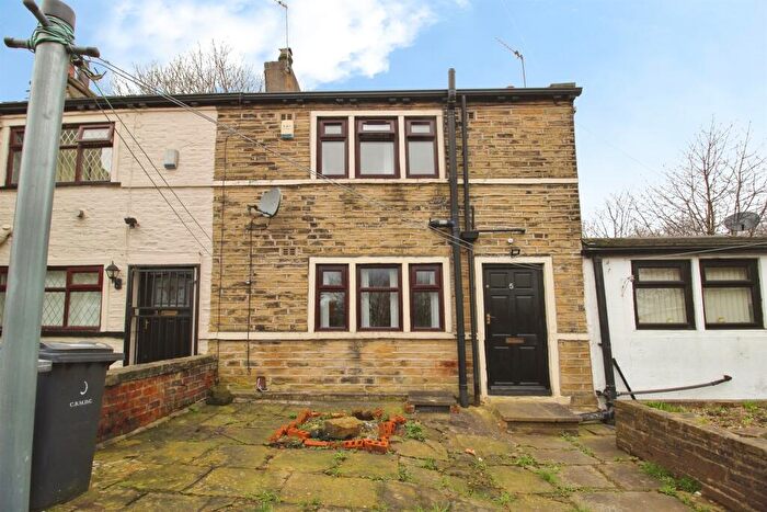2 Bedroom Terraced House For Sale In Suddards Fold, Bradford, BD7