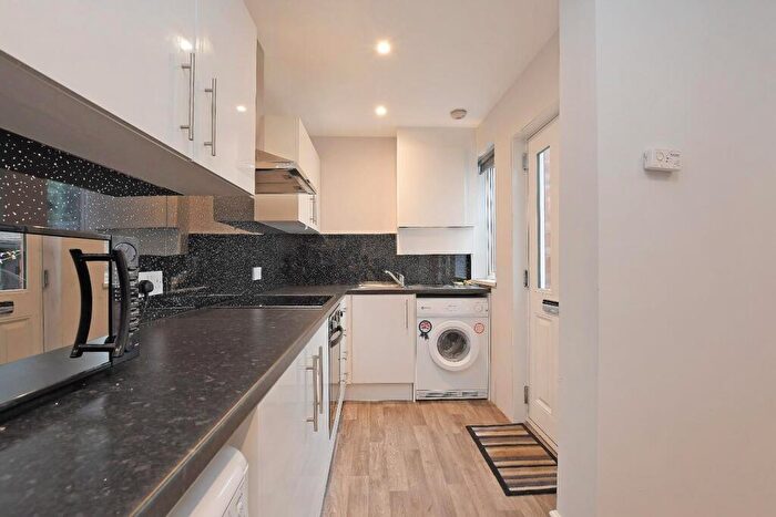 4 Bedroom House To Rent In Spring House Road, Crookes, S10