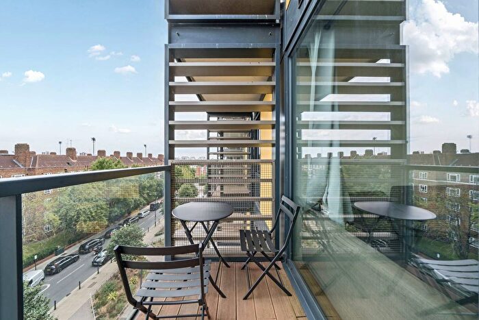 1 Bedroom Flat For Sale In Cranston Court, Shepherd's Bush, London, W12