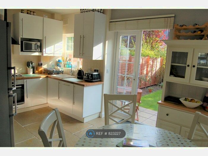 2 Bedroom End Of Terrace House To Rent In Lessingham Avenue, London, SW17