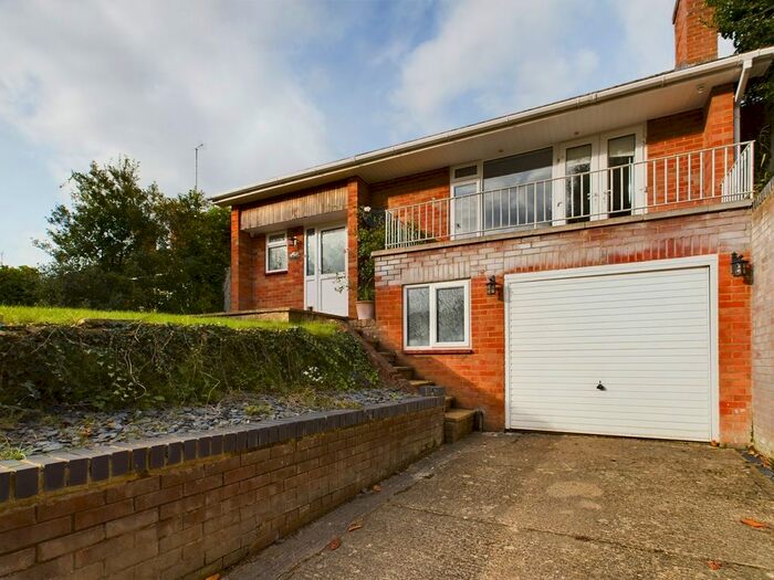 2 Bedroom Detached House To Rent In Copt Elm Close, Charlton Kings, Cheltenham, GL53