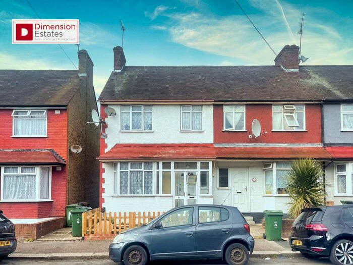 4 Bedroom End Of Terrace House To Rent In Royston Avenue, Chingford, London, E4