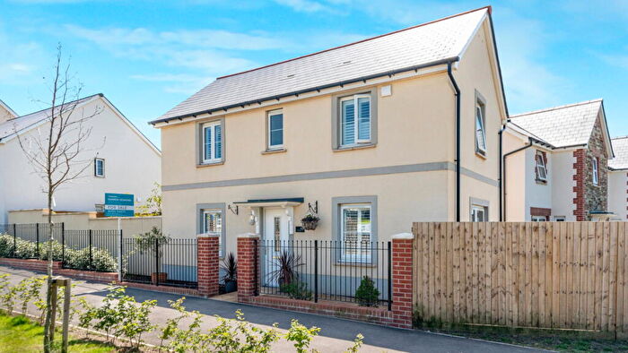 3 Bedroom Detached House For Sale In Saltash, PL12