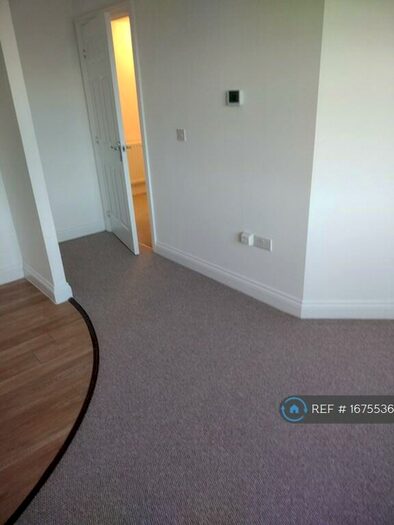 2 Bedroom Flat To Rent In Swale Grove, Bingham, NG13