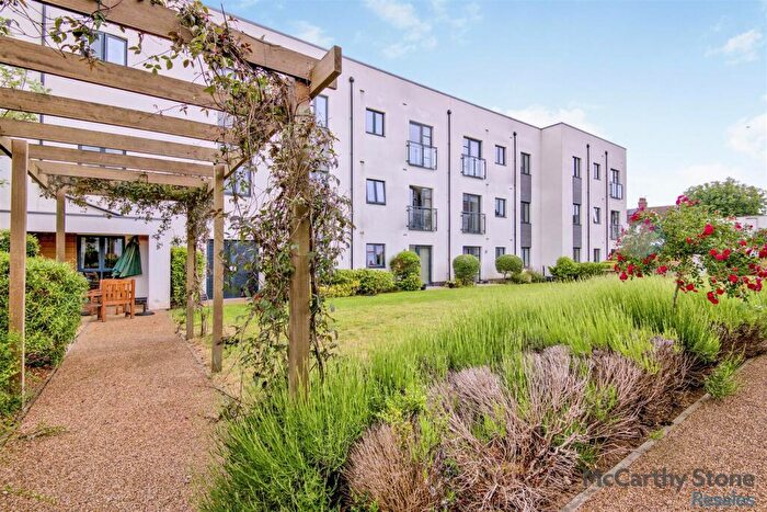 2 Bedroom Apartment For Sale In Centenary Place, Southchurch Boulevard, Southend, SS2