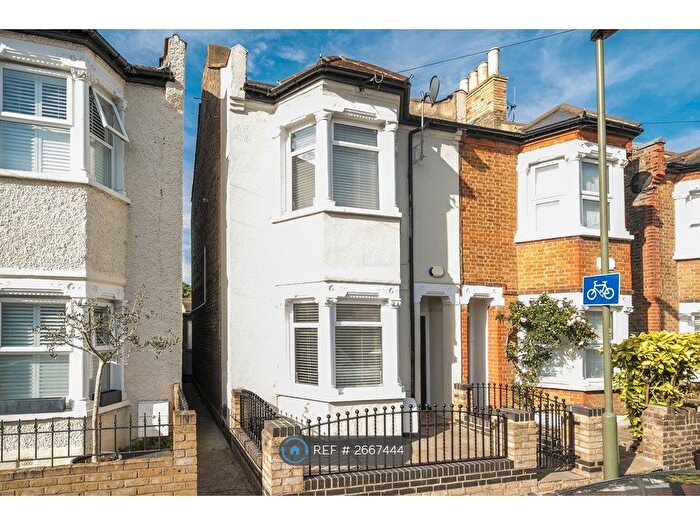 4 Bedroom Semi Detached House To Rent In Ridley Road, Bromley, BR2