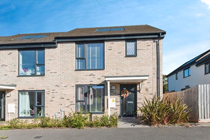 3 Bedroom End Of Terrace House For Sale In Alder Drive, Exeter, Devon, EX1