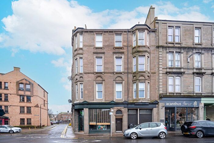 2 Bedroom Flat To Rent In West Port, Dundee, Angus, DD1