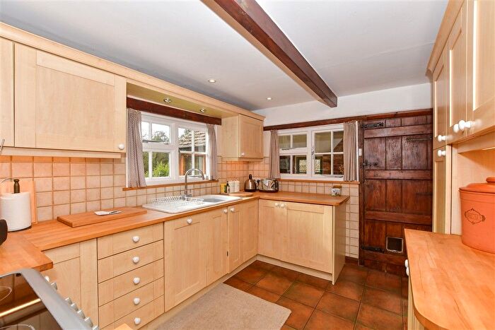 4 Bedroom Detached House For Sale In Mill Bank, Headcorn, Ashford, Kent, TN27