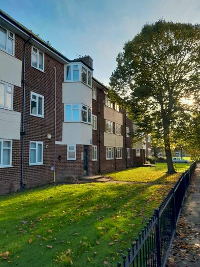 1 Bedroom Apartment To Rent In Woodend Avenue, Crosby, L23