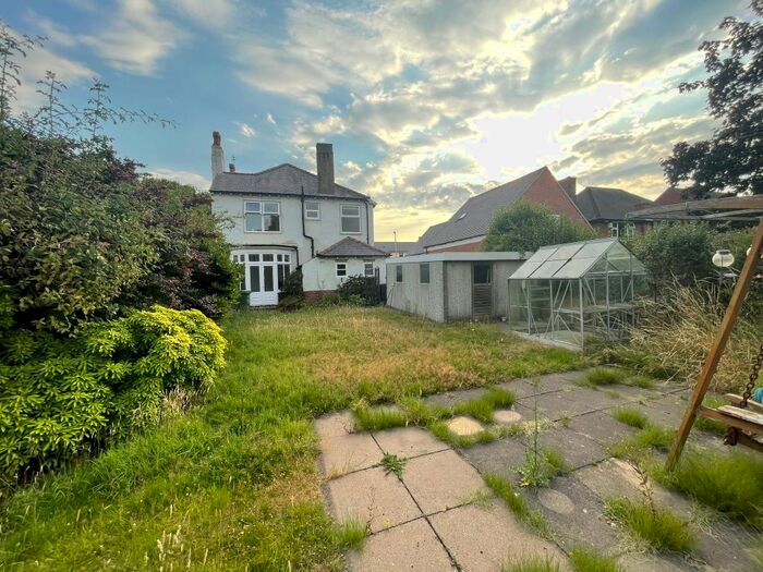 4 Bedroom Detached House To Rent In Douglas Road, Halesowen, Birmingham, B62