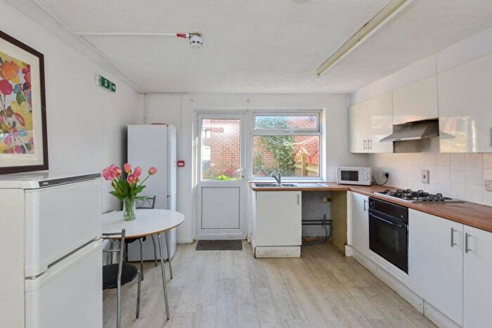 4 Bedroom Terraced House For Sale In Falcon Avenue, Springfield, Milton Keynes, MK6