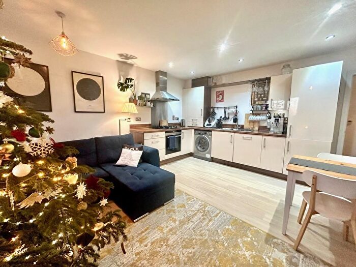 2 Bedroom Flat To Rent In Springs Close, Staines-Upon-Thames, TW19