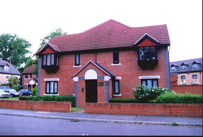 Flat To Rent In Swan Drive, Colindale, Colindale, London, NW9