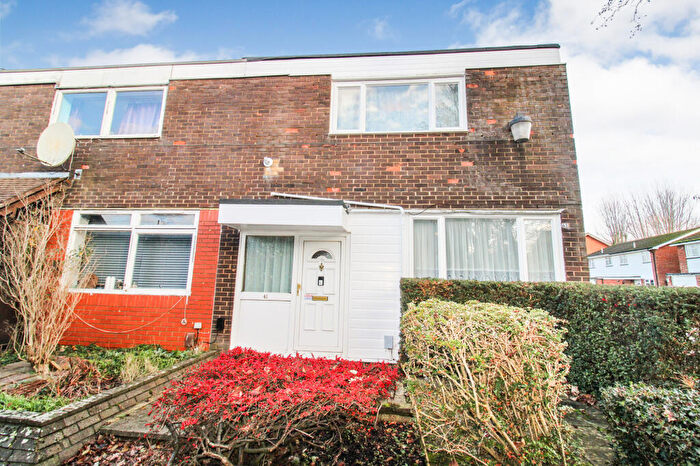 2 Bedroom End Of Terrace House For Sale In Austen Road, Farnborough, GU14