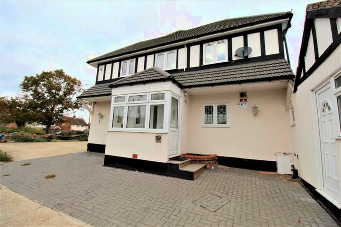 6 Bedroom Semi-Detached House To Rent In Lodge Lane, Grays, RM16