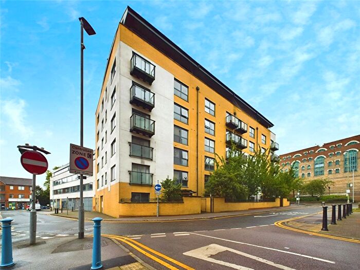 2 Bedroom Flat For Sale In Lord Street, Watford, Hertfordshire, WD17