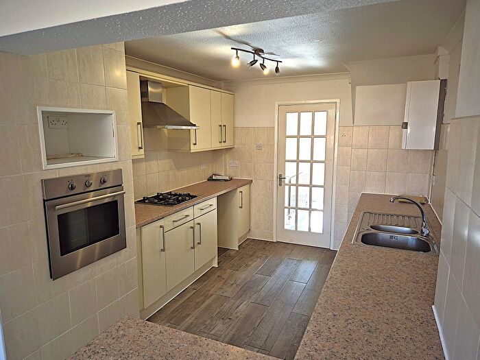 3 Bedroom End Of Terrace House For Sale In Embley Close, Calmore, Totton, Southampton, SO40