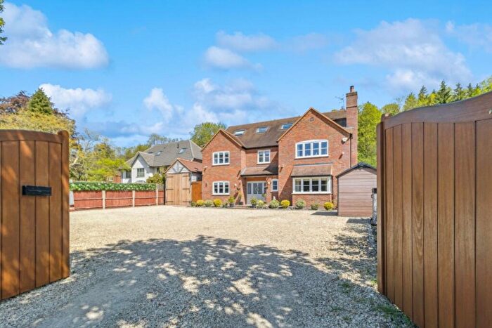 6 Bedroom Detached House To Rent In Boss Lane, Hughenden Valley, HP14