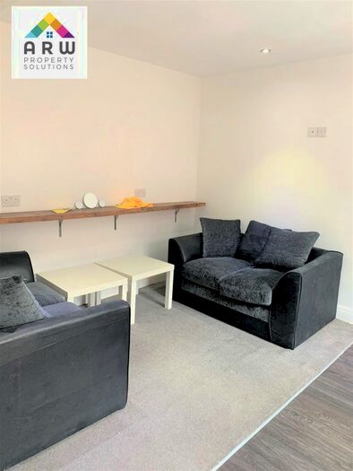 3 Bedroom Flat To Rent In Upper Parliament Street, Liverpool, Merseyside, L8