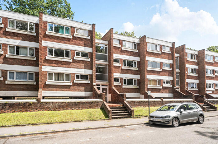 2 Bedroom Flat For Sale In Silverdale Road, Banister Park, Southampton, Hampshire, SO15