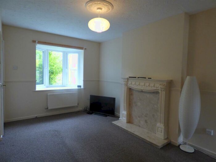3 Bedroom Terraced House To Rent In Maple Rise, Tamworth, B77
