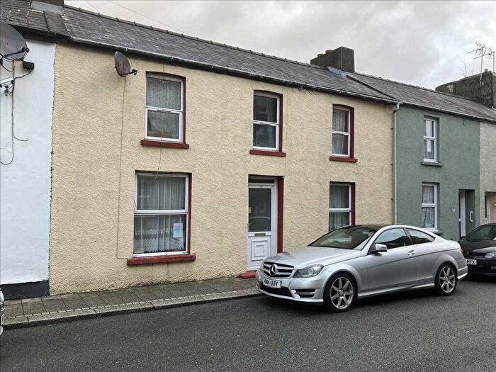 3 Bedroom Terraced House For Sale In Queen Street, SA72