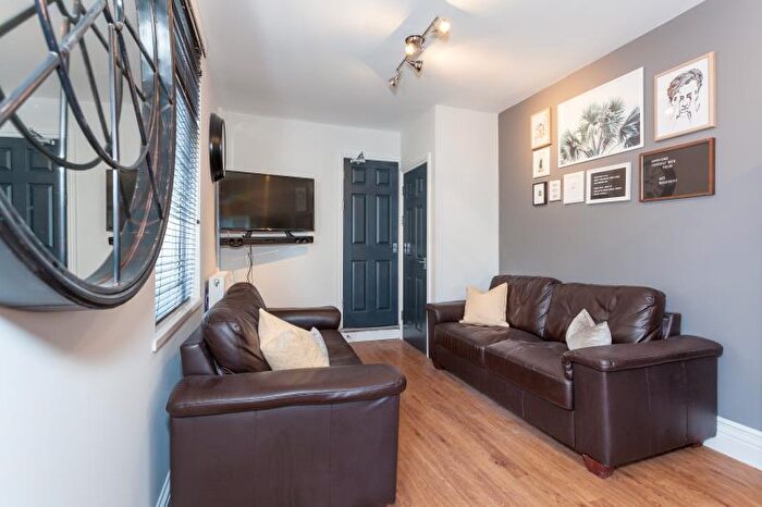 7 Bedroom Terraced House To Rent In Malefant Street, Cardiff, CF24